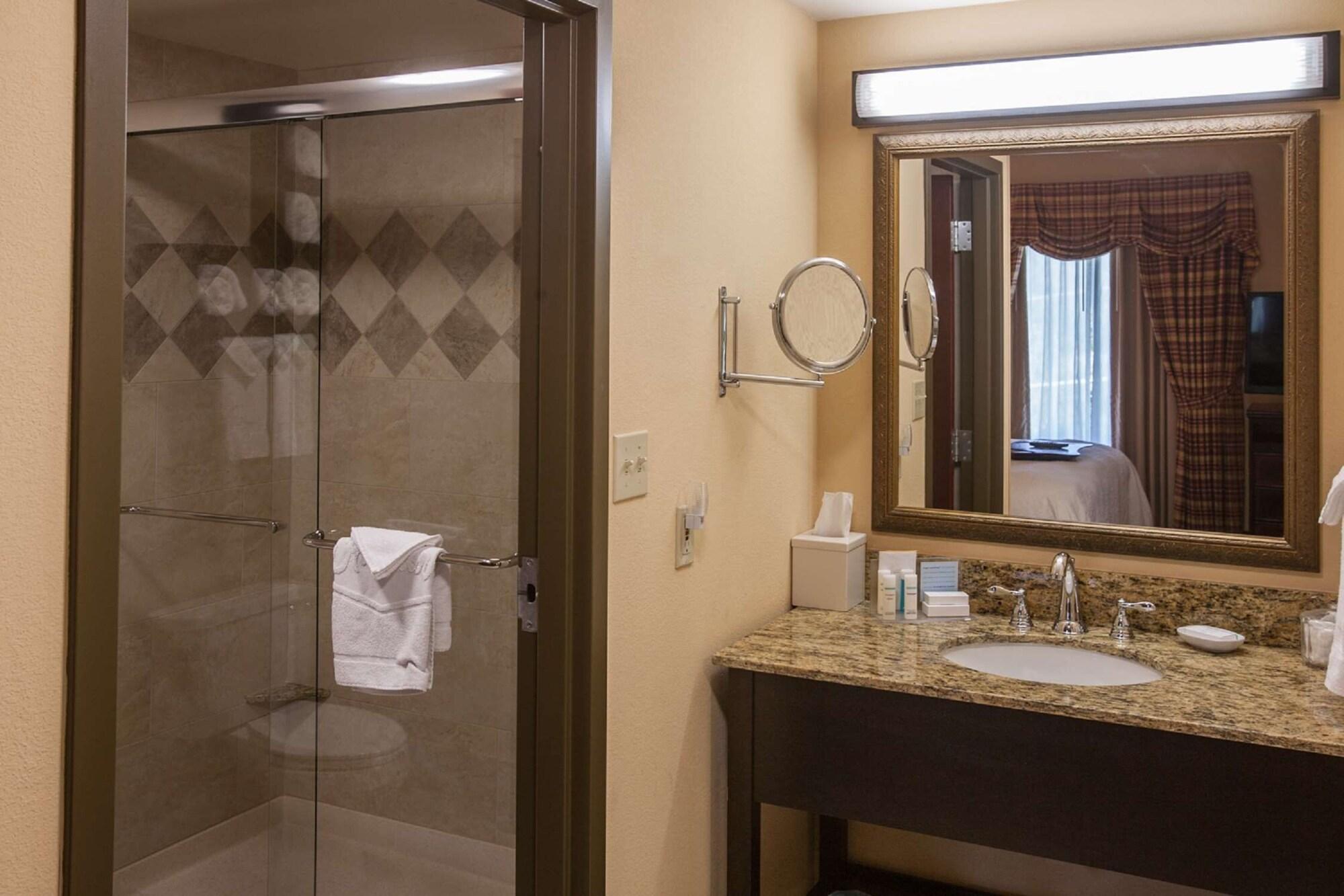 Hampton & Hotel 3*